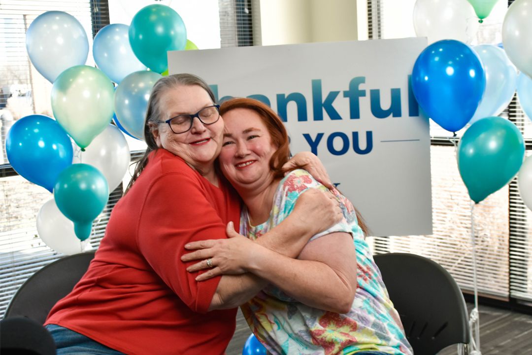 TFCU0364_ThankfulWinners_Lori_Kris_b_1080x720